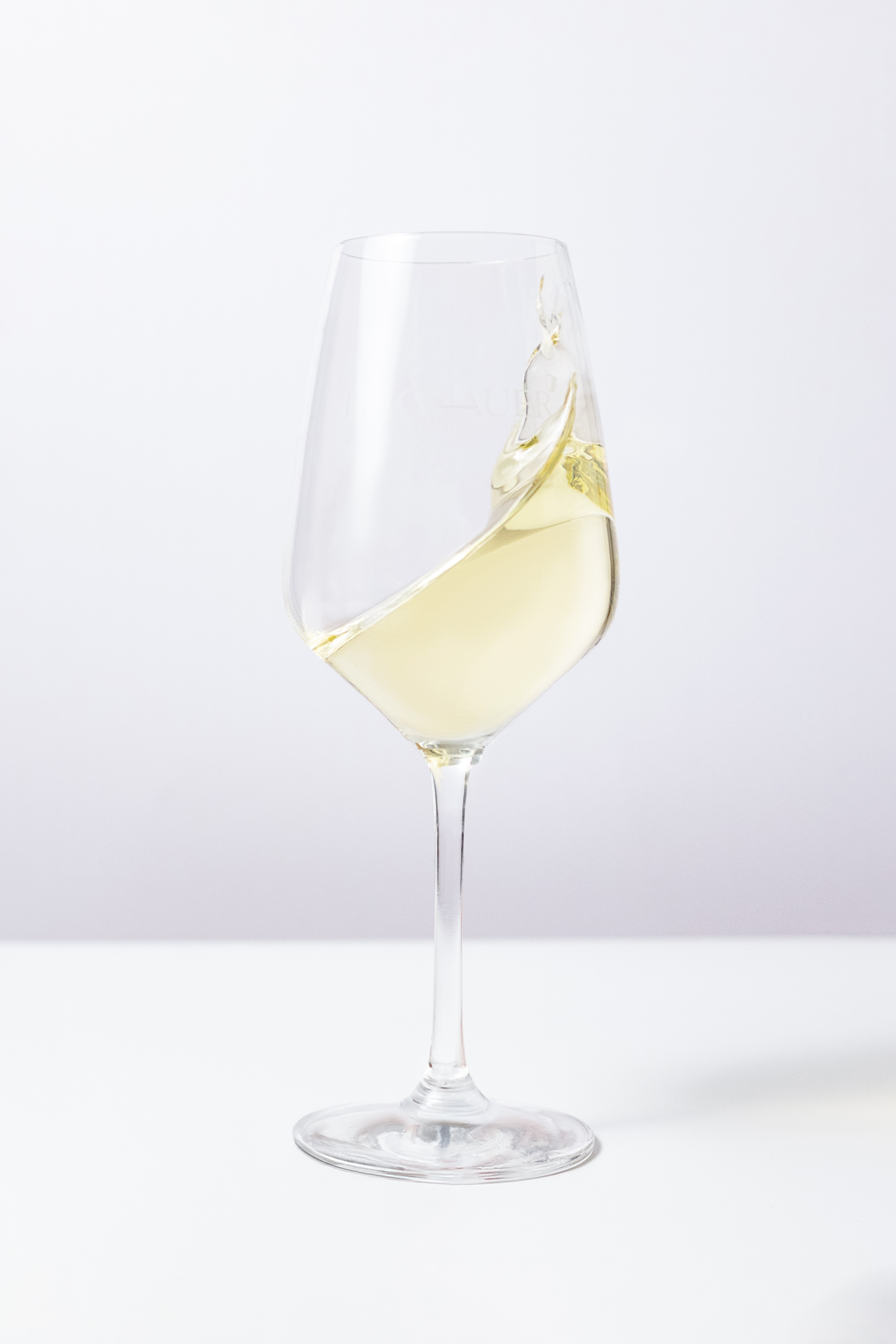 Wein Farbe- Hagnauer Burgstall  Bacchus trocken